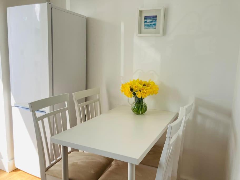 Welcoming Bungalow With Parking And Garden St Agnes  Buitenkant foto